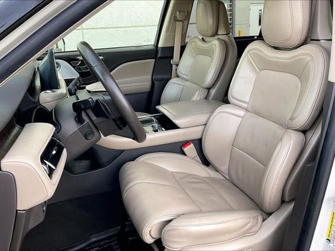 Used 2022 Lincoln Aviator Grand Touring w/ Equipment Group 301A image 8