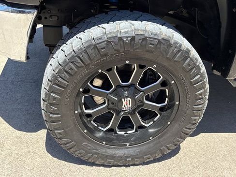 Used 2020 Toyota Tundra Limited w/ TRD Off-Road Package AWD/4WD image 11