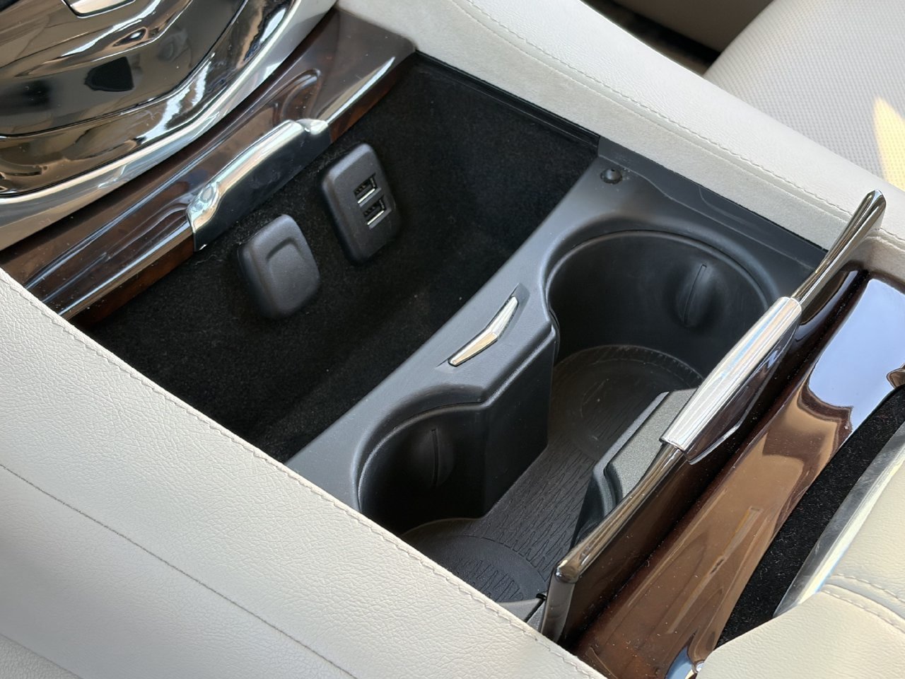 Used 2015 Cadillac Escalade Luxury RWD image 31