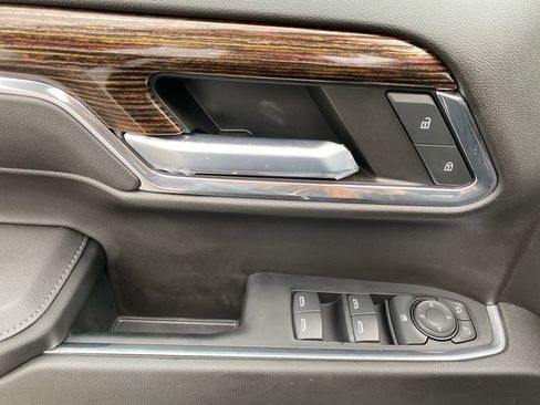 New 2024 GMC Sierra 1500 Elevation image 17