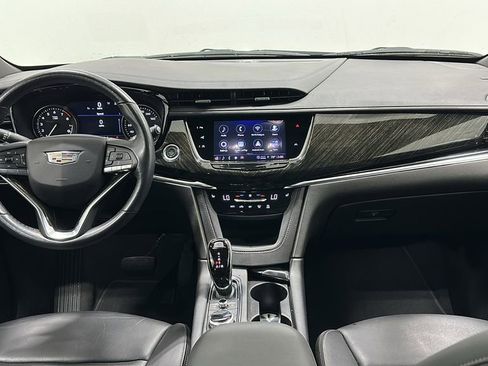 Used 2022 Cadillac XT6 Premium Luxury w/ LPO, ONYX Package image 10