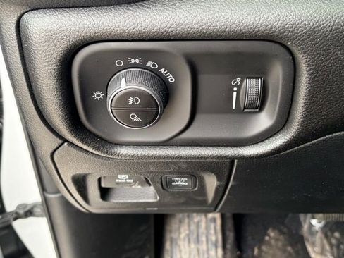 New 2026 RAM 1500 Express image 24