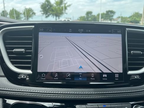 New 2025 Chrysler Pacifica Select w/ Uconnect Theater Family Group image 4