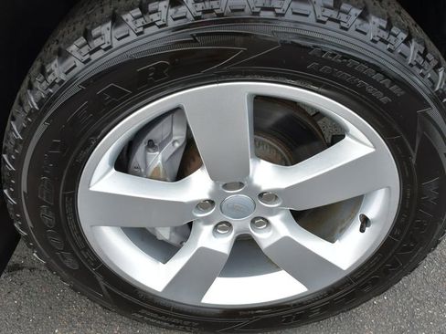 Used 2024 Land Rover Defender 90 X-Dynamic SE image 15