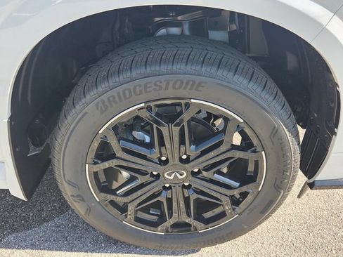 New 2026 INFINITI QX80 4WD image 10
