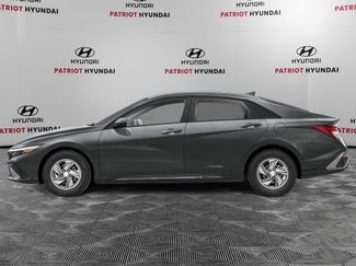 New 2026 Hyundai Elantra SE FWD video 3