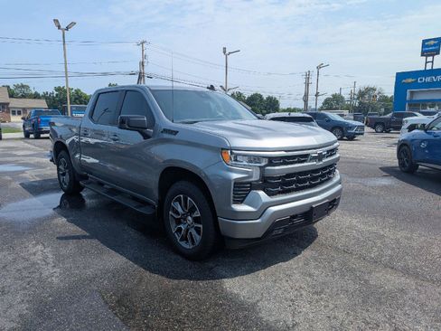 Used 2025 Chevrolet Silverado 1500 RST AWD/4WD image 2