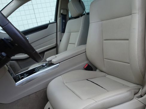 Used 2016 Mercedes-Benz E 350 4MATIC Sedan image 10