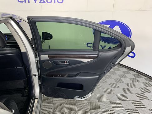 Used 2014 Lexus LS 460 w/ Comfort Package RWD image 35