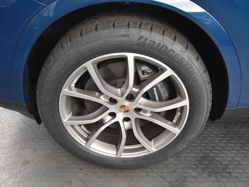 Certified 2026 Porsche Cayenne AWD/4WD image 13