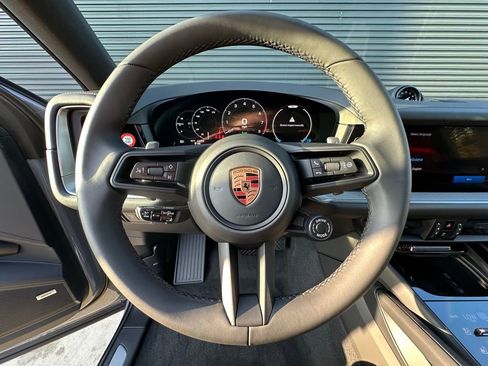 Used 2026 Porsche Cayenne E-Hybrid Coupe AWD/4WD image 15