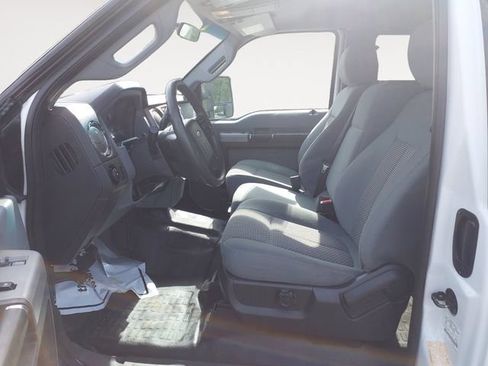 Used 2015 Ford F250 XLT w/ Camper Package AWD/4WD image 9
