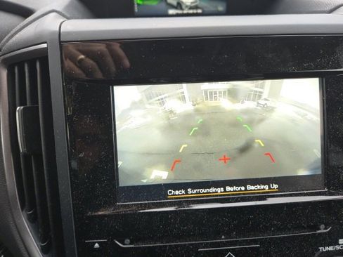 Used 2023 Subaru Forester Premium image 6