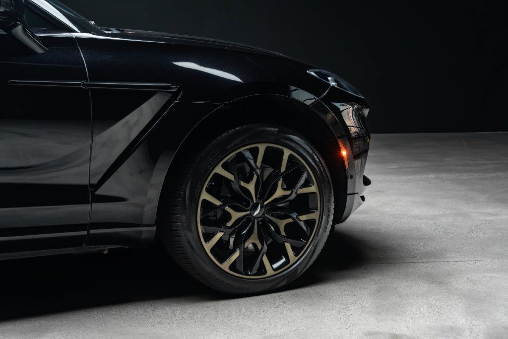 Used 2022 Aston Martin DBX AWD/4WD image 8