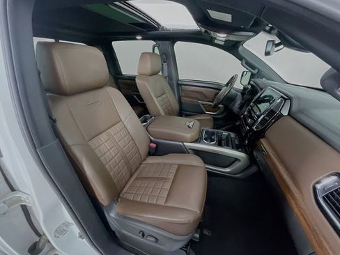 Used 2020 Nissan Titan Platinum Reserve w/ Moonroof Package AWD/4WD image 32