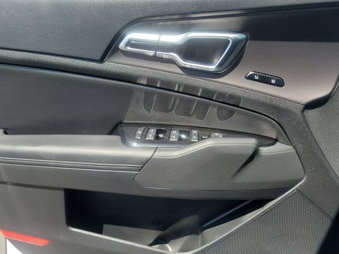 Used 2025 Kia Sportage SX FWD image 21