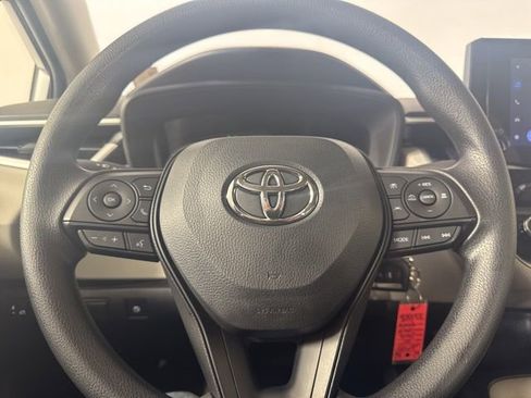 Used 2025 Toyota Corolla LE FWD image 19