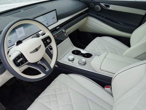 Used 2025 Genesis GV80 3.5T Prestige AWD/4WD image 10