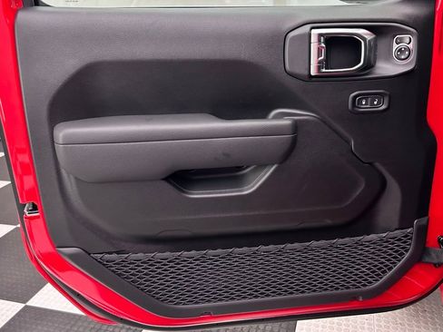 New 2025 Jeep Gladiator Sport image 10