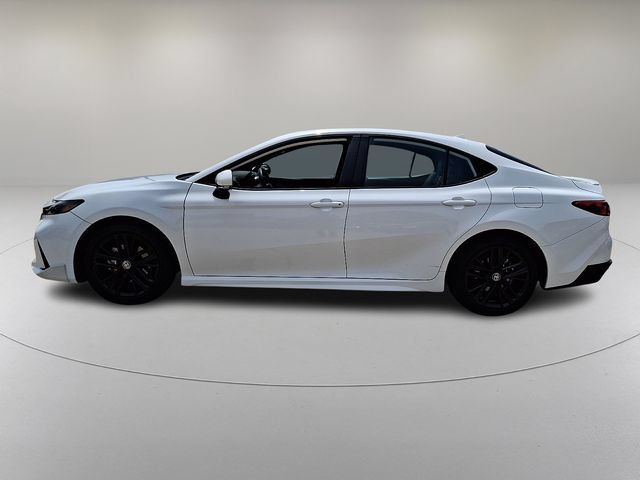 Used 2025 Toyota Camry SE FWD image 6