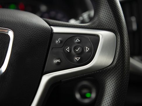 Used 2023 GMC Terrain SLE w/ Driver Convenience Package image 7