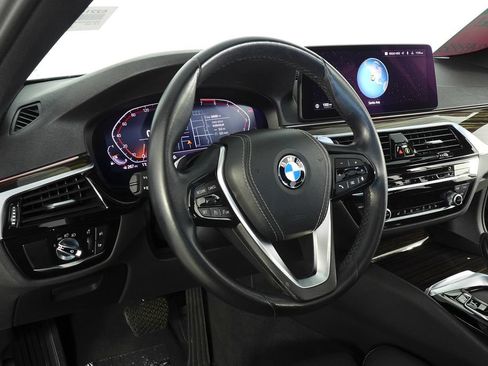 Used 2023 BMW 530i w/ Premium Package RWD image 31