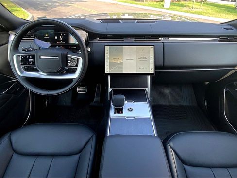 New 2025 Land Rover Range Rover SE image 5