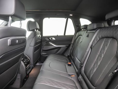 Used 2026 BMW X5 M60i image 23