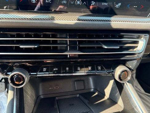 New 2027 Chevrolet Traverse Z71 w/ LPO, Floor Liner Package AWD/4WD image 27