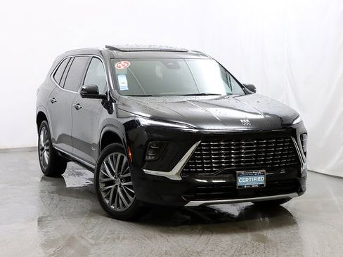 Certified 2025 Buick Enclave Avenir image 1