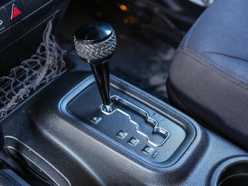 Used 2015 Jeep Wrangler Sport image 18