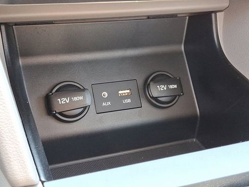 Used 2019 Hyundai Elantra SE FWD image 24