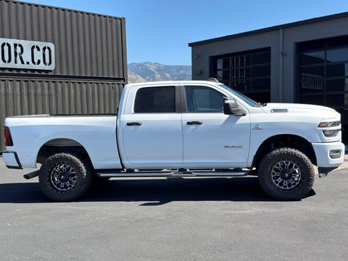 Used 2025 RAM 2500 Big Horn AWD/4WD image 3