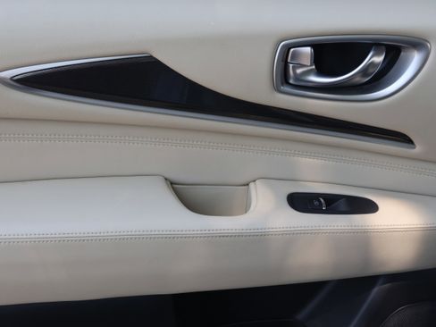 Used 2019 INFINITI QX60 Luxe w/ Essential Package FWD image 34