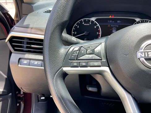 Used 2024 Nissan Altima 2.5 SV FWD image 21