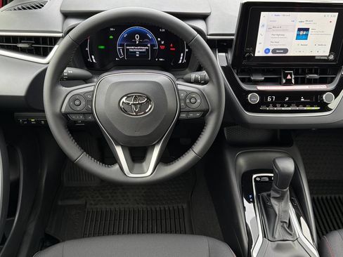 Used 2026 Toyota Corolla SE FWD image 16