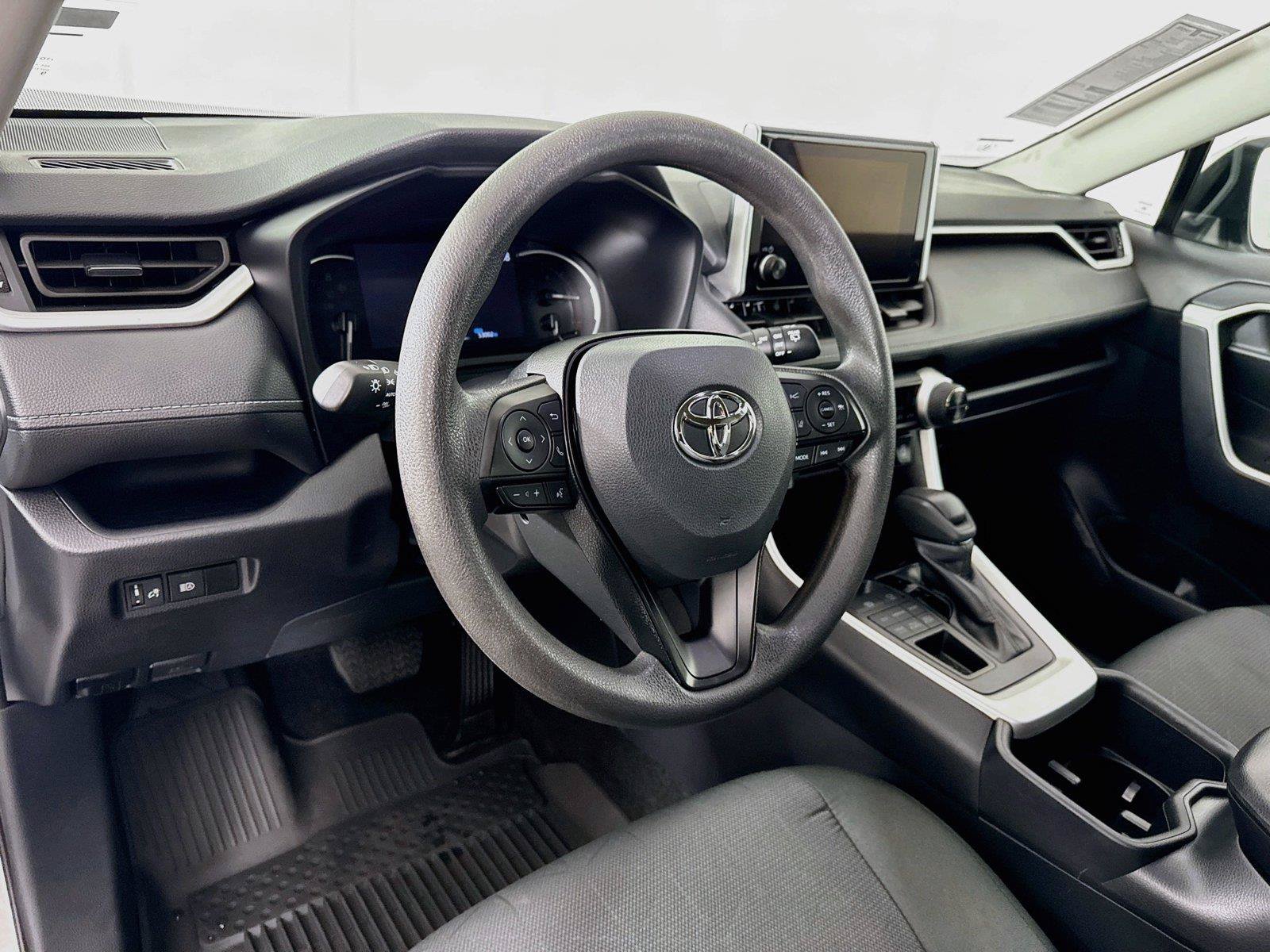 Certified 2025 Toyota RAV4 XLE AWD/4WD image 4