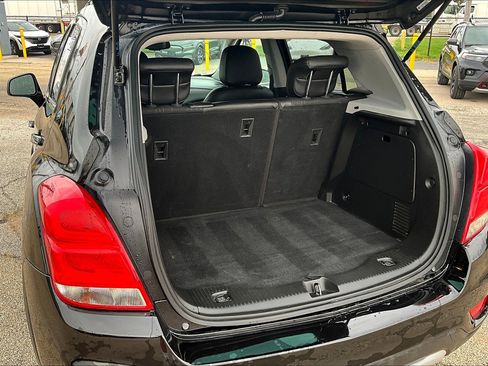 Used 2019 Chevrolet Trax LT w/ LT Convenience Package image 18