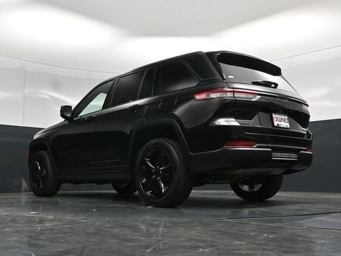 Used 2023 Jeep Grand Cherokee Limited w/ Black Appearance Package AWD/4WD image 65
