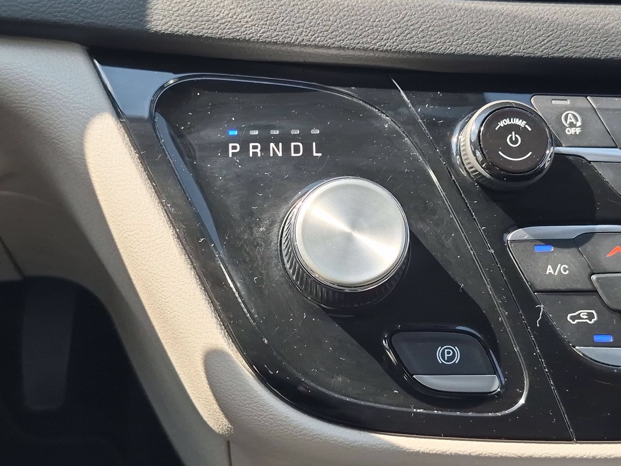 Used 2024 Chrysler Pacifica Touring-L FWD image 25