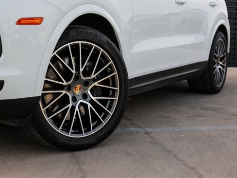 Certified 2023 Porsche Cayenne image 12