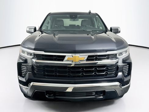 Used 2024 Chevrolet Silverado 1500 LT AWD/4WD image 2