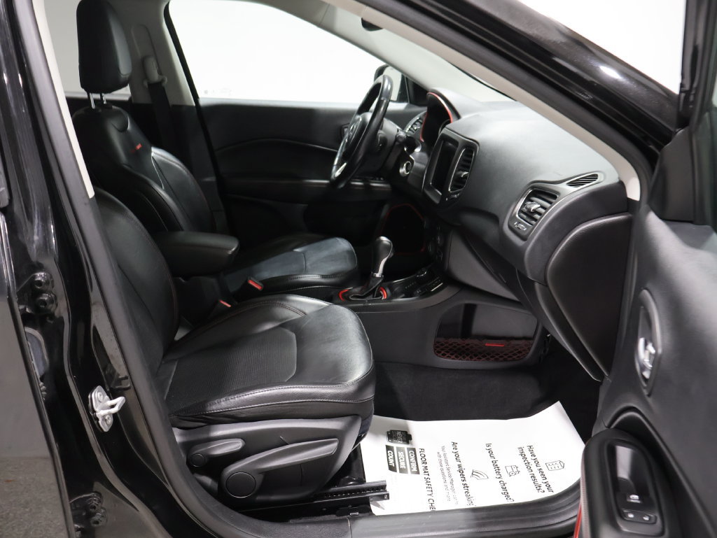 Used 2019 Jeep Compass Trailhawk w/ Leather Interior Group AWD/4WD image 22