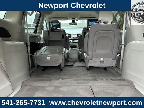 Used 2018 Chrysler Pacifica Touring-L Plus image 18