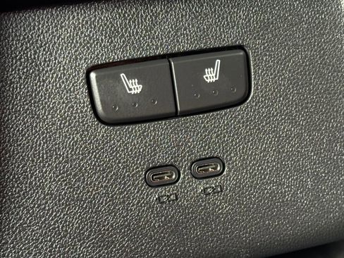 New 2026 Chevrolet Equinox EV RS image 9