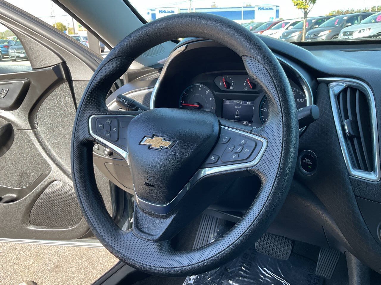 Used 2020 Chevrolet Malibu LT FWD image 18