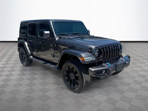 Used 2021 Jeep Wrangler Unlimited Sahara AWD/4WD image 4