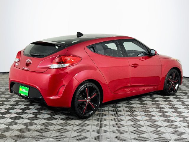 Used 2017 Hyundai Veloster Value Edition FWD image 8