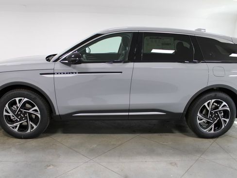 New 2026 Lincoln Nautilus Premier AWD/4WD image 5