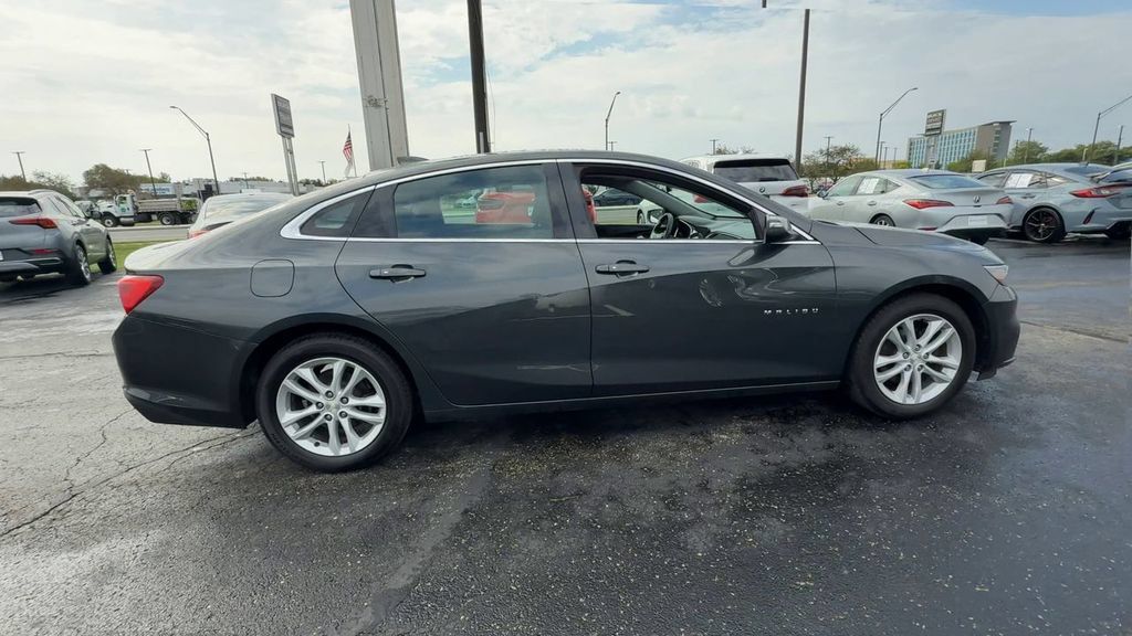 Used 2016 Chevrolet Malibu LT FWD image 9